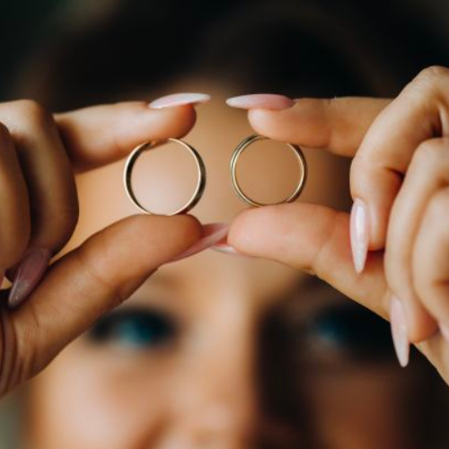 Comment faire la différence entre l’Or, l’argent, le vermeil, le plaqué or laiton, et l’acier inoxydable ?