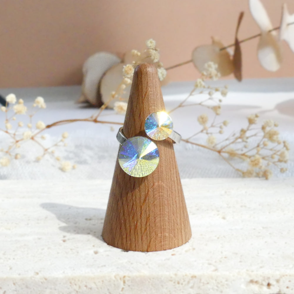 Bague ornée de deux cristaux de couleur Vitrail clair