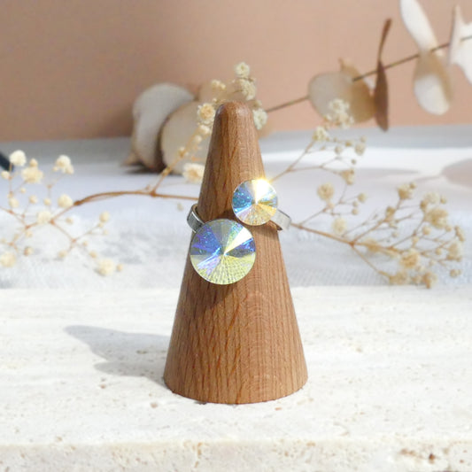 Bague ornée de deux cristaux de couleur Vitrail clair