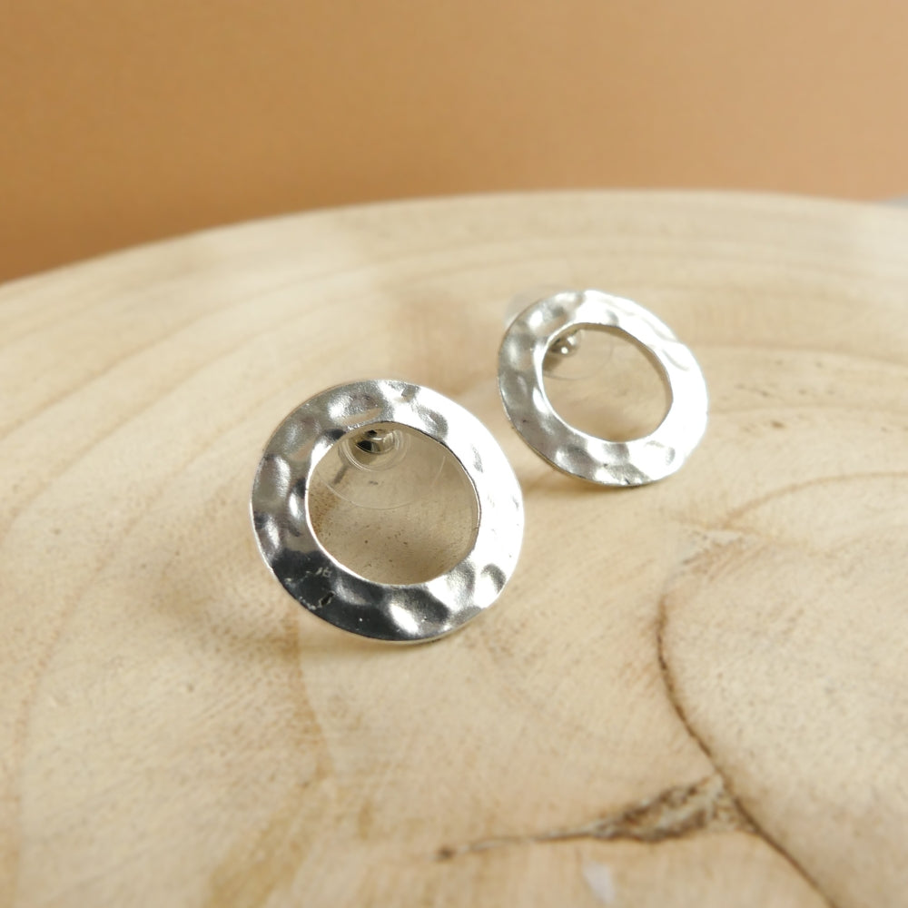 Boucles d'oreilles rondes martelées argent
