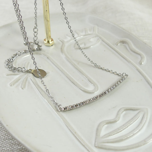 collier barre horizontal pavés de cristaux argent