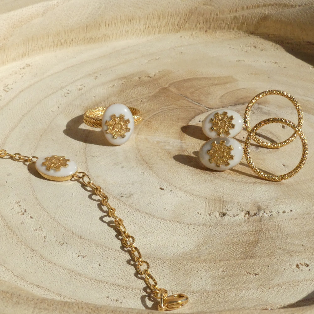 Bague en résine et plaqué or