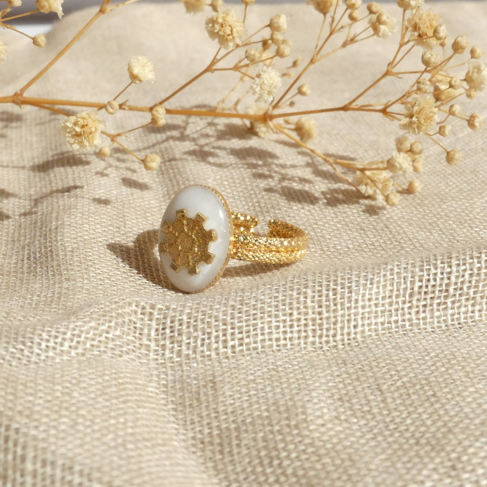 Bague en résine et plaqué or
