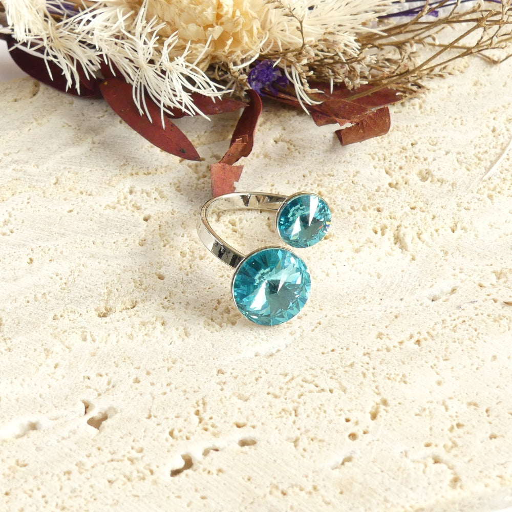 Bague ornée de deux cristaux Turquoise