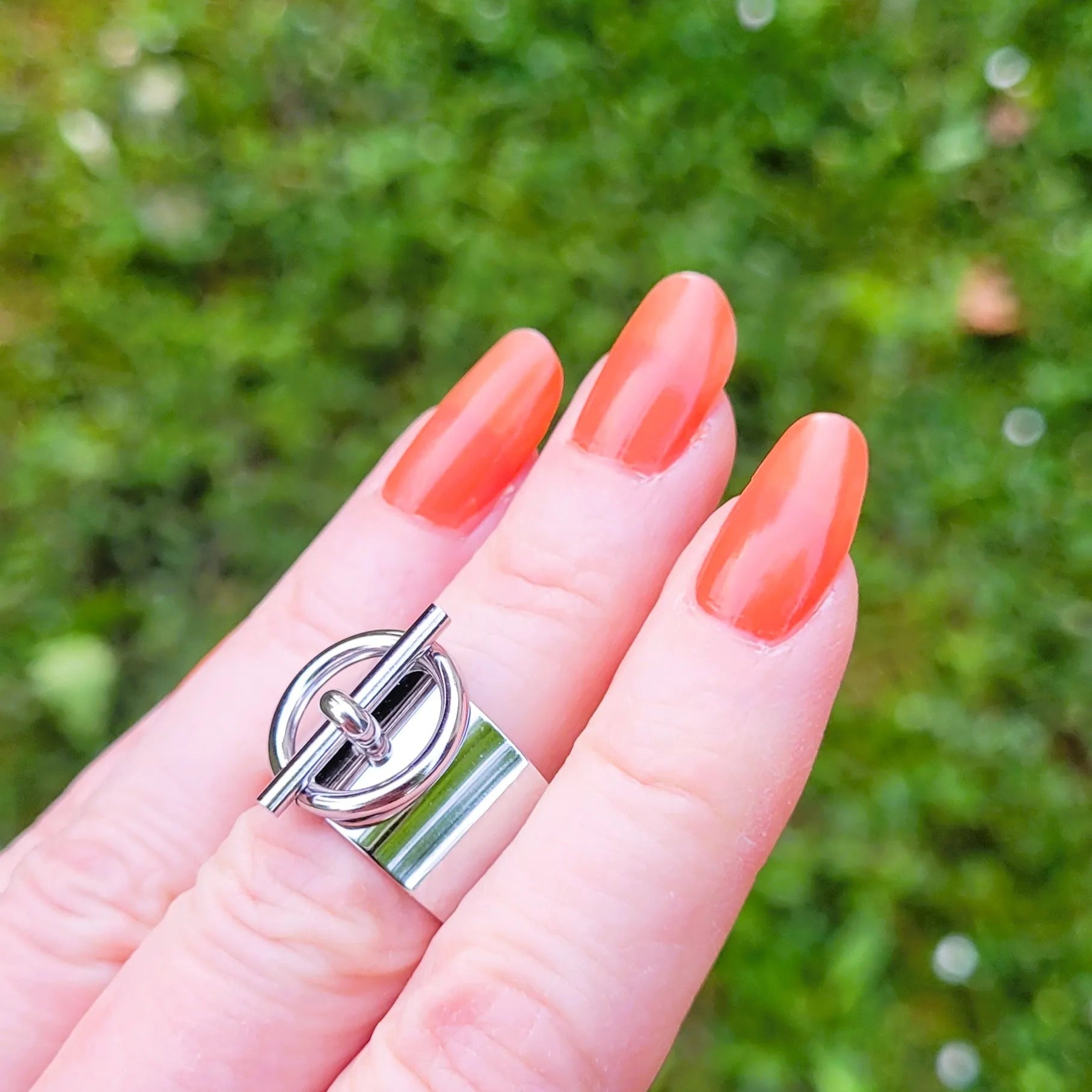 bague argentée Sara, une bague réglable pour femme tendance en 2025