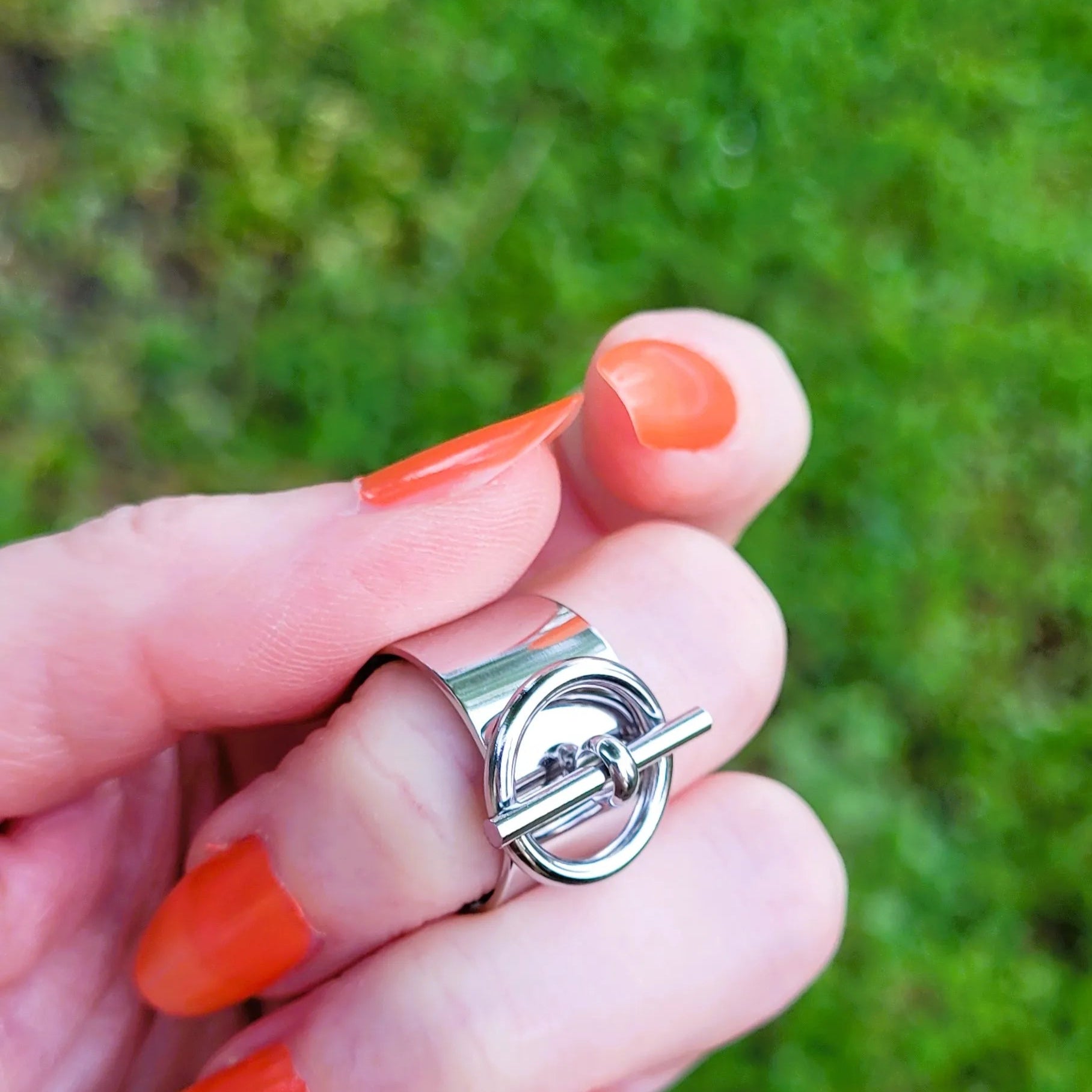 bague argentée Sara, une bague réglable pour femme inspirée d’une chaine marine