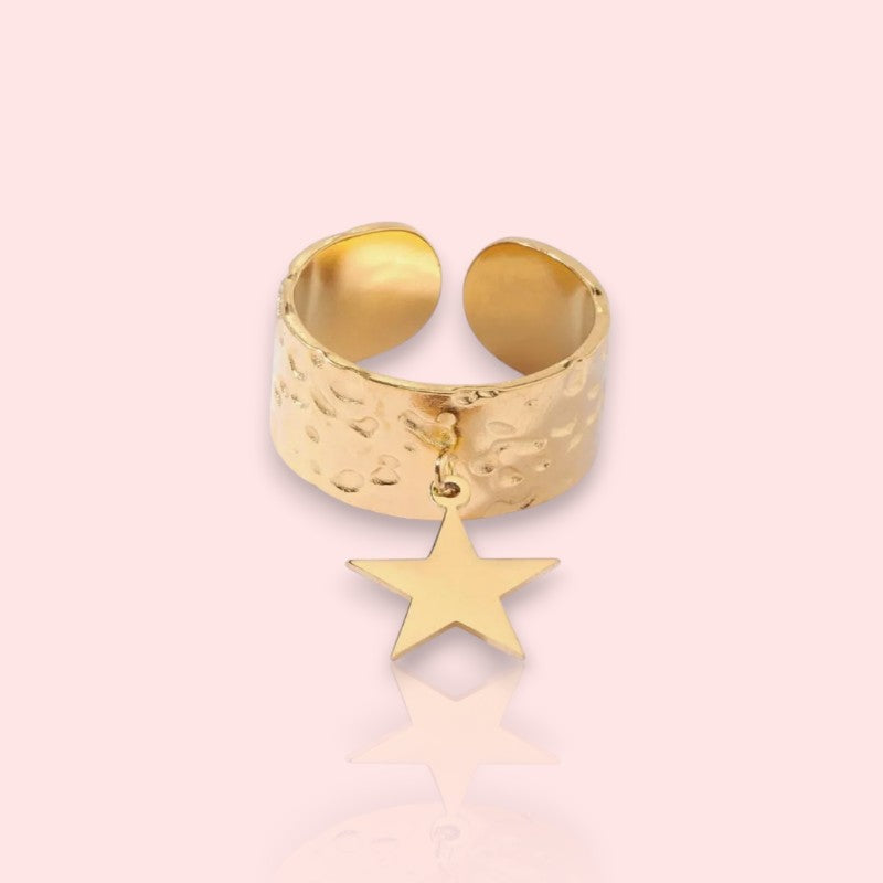 bague avec breloque Estrella, une bague dorée pour femme tendance en 2025