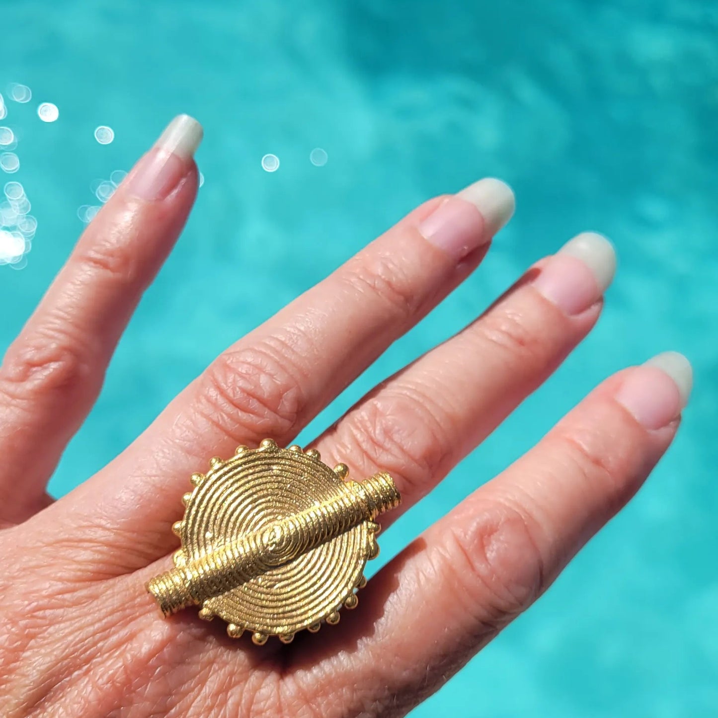 bague ethnique Akan, une bague africaine en bronze sculpté