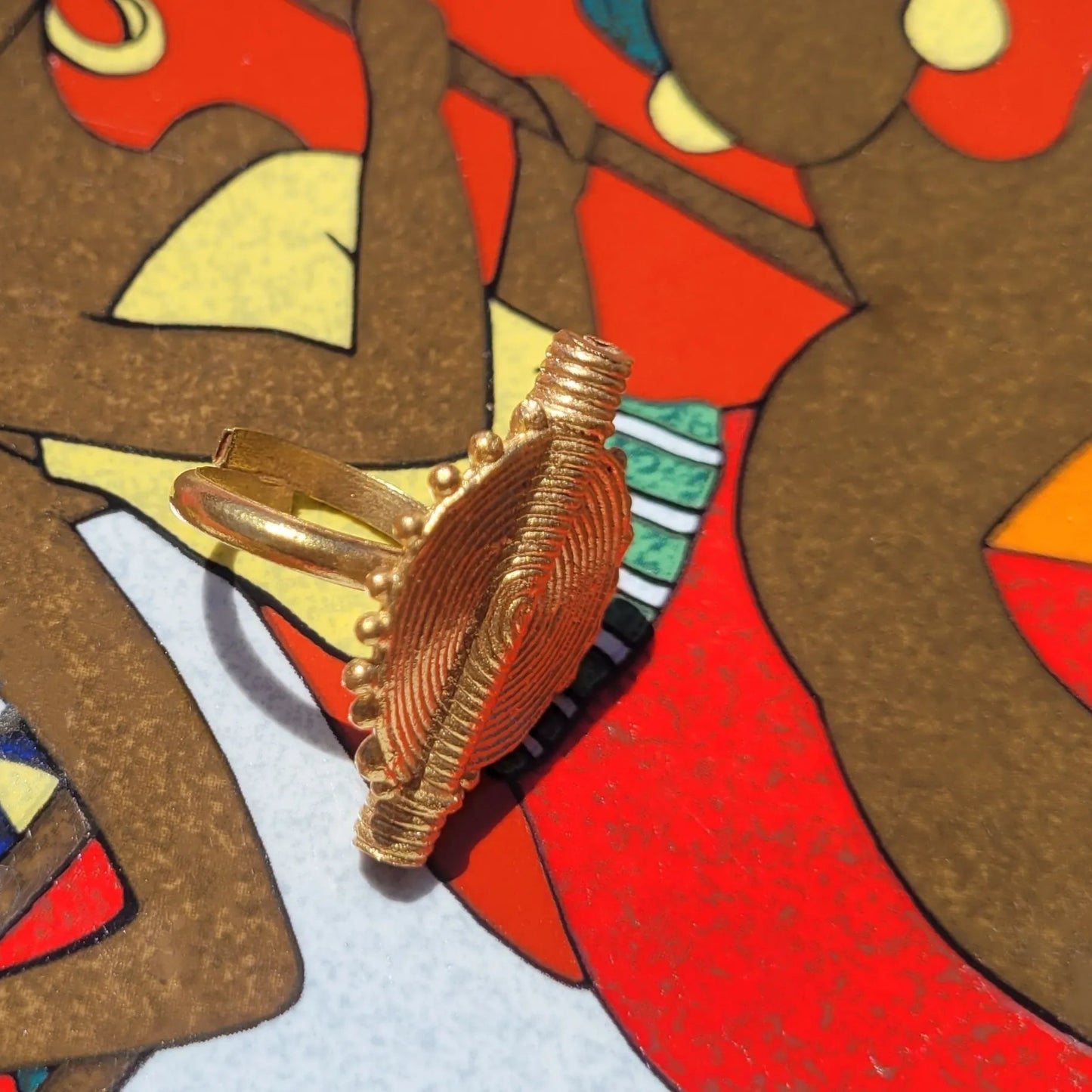 bague ethnique Akan, un bijou en bronze pour toutes les tailles de doigts