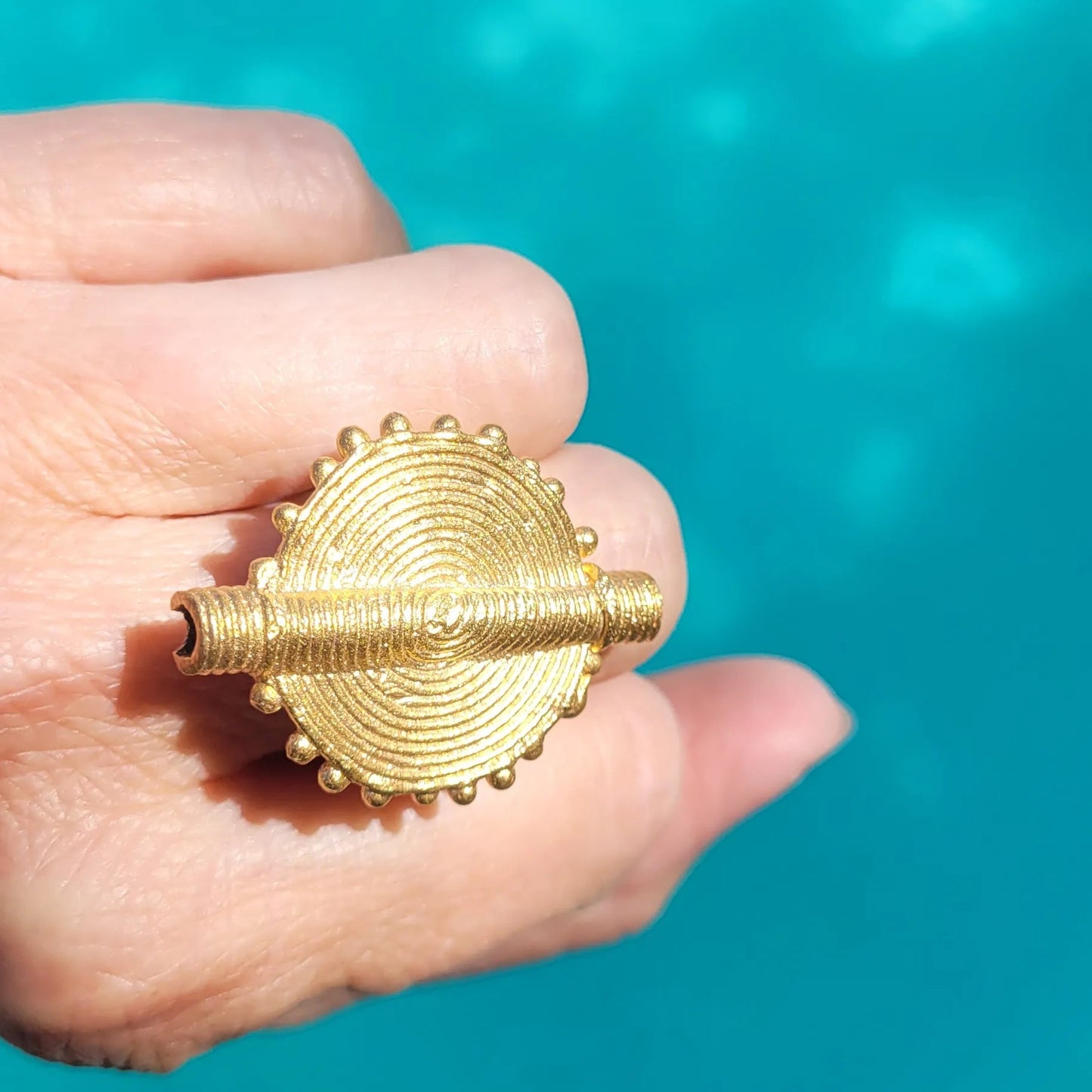 bague ethnique Baoulé, une bague africaine faite main par des artisans dakarois