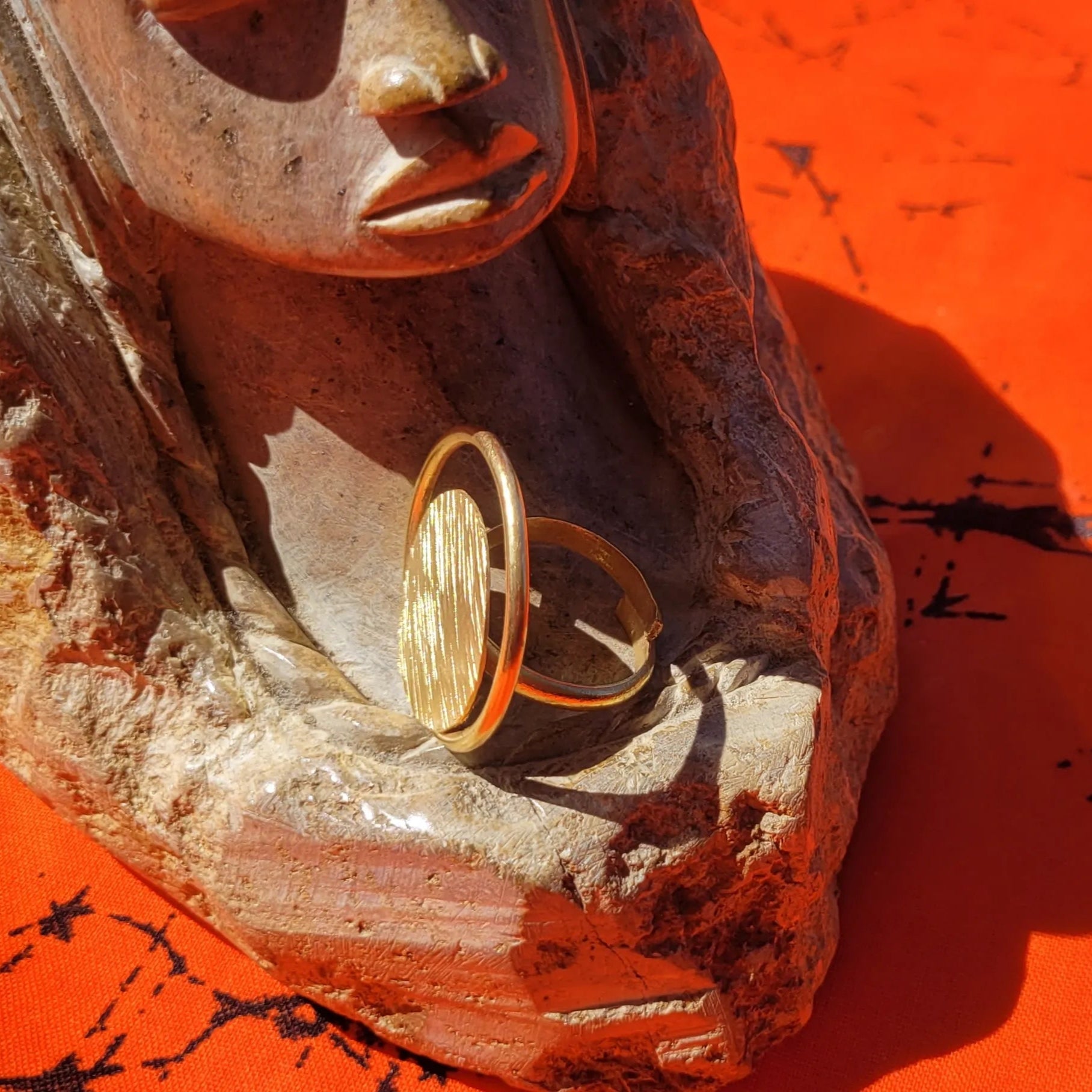 bague ethnique Danku, une bague pour femme réglable au fini brossé