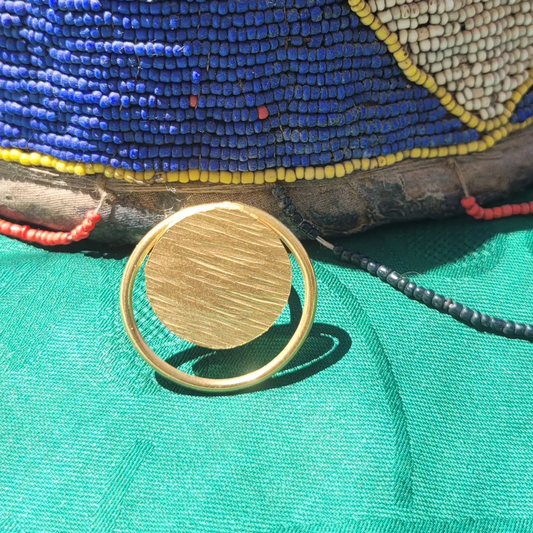 bague ethnique Danku, une bague pour femme réglable façonnée au Sénégal