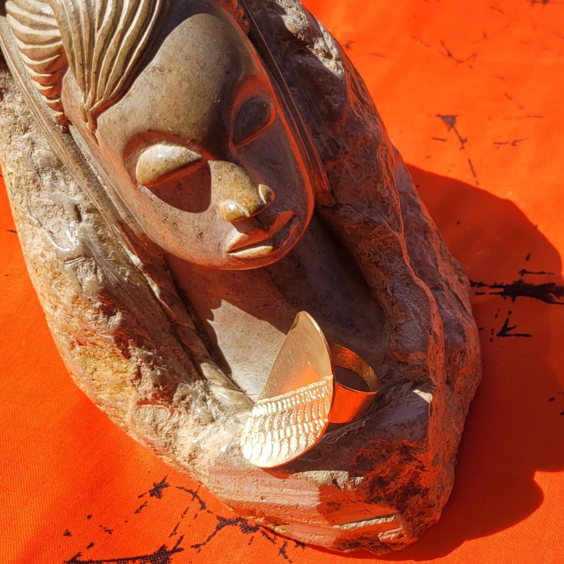 bague ethnique Luwana, une bague fantaisie unique pour femme