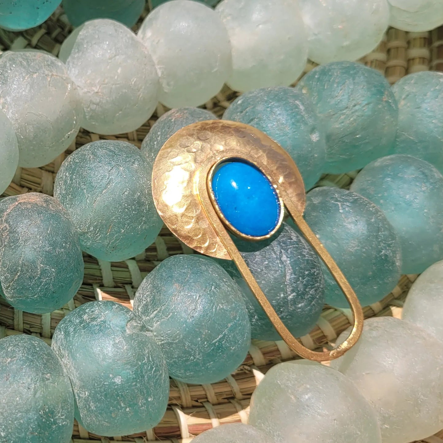 bague ethnique Rana, un bijou en bronze façonné au Sénégal