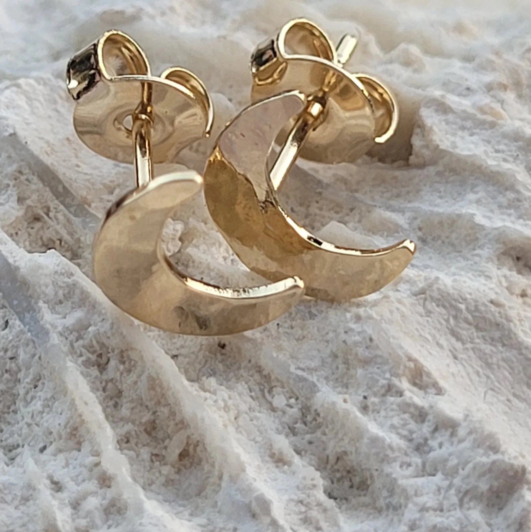 boucles d’oreilles Luna clous en laiton doré