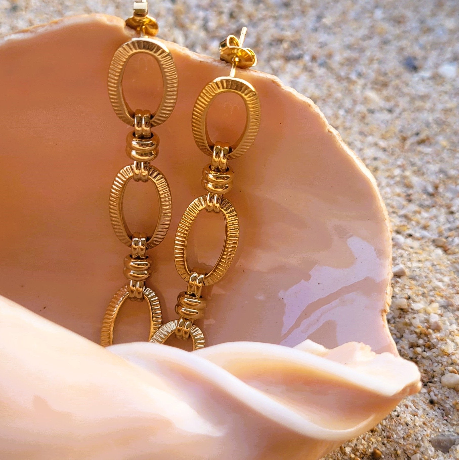 boucles d’oreilles pendantes Axelle en laiton recouvert d’or