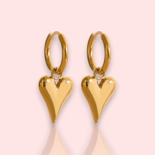 boucles dorées Elisa, des boucles d’oreilles tendance au design cœur
