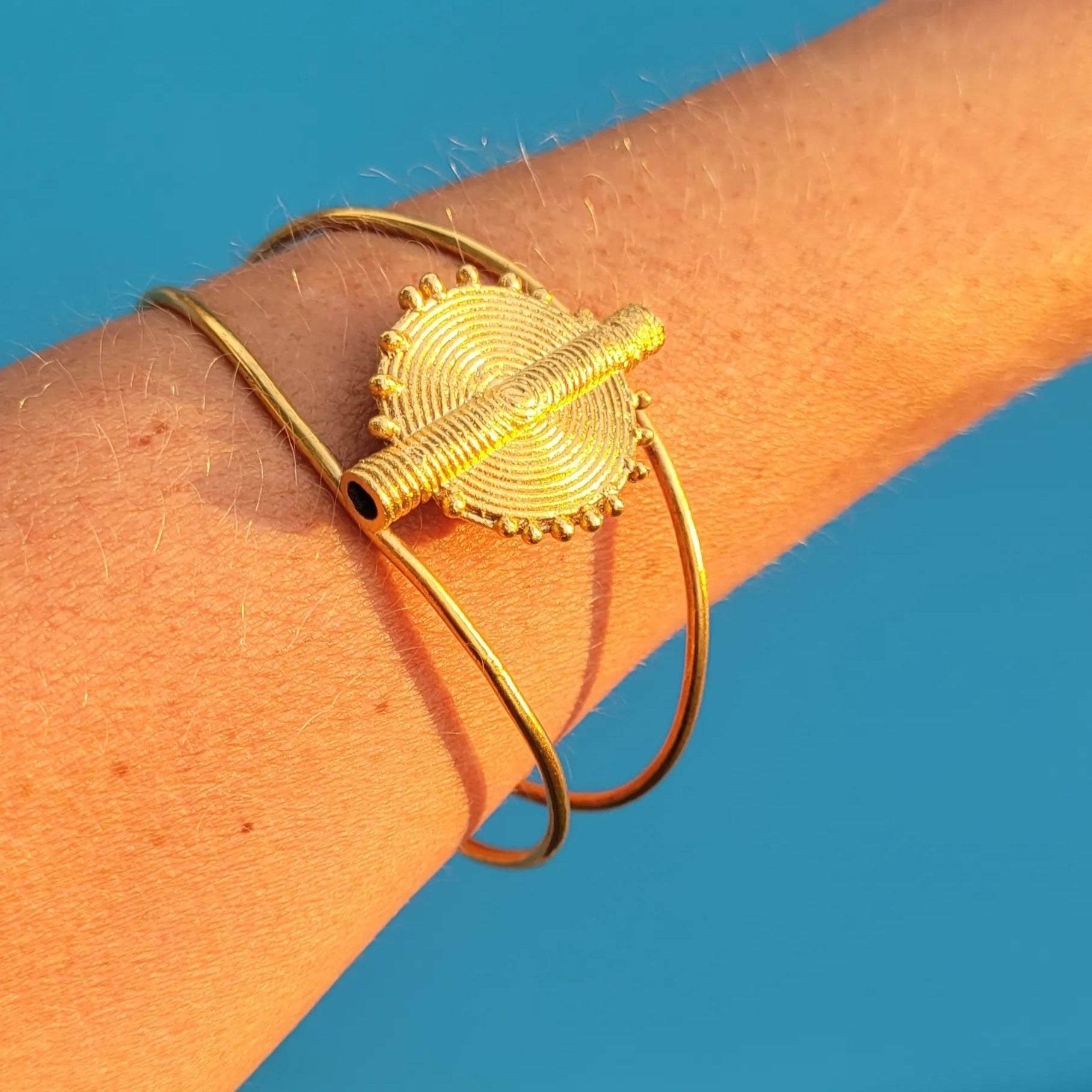 bracelet Akan, un bijou africain en bronze sculpté