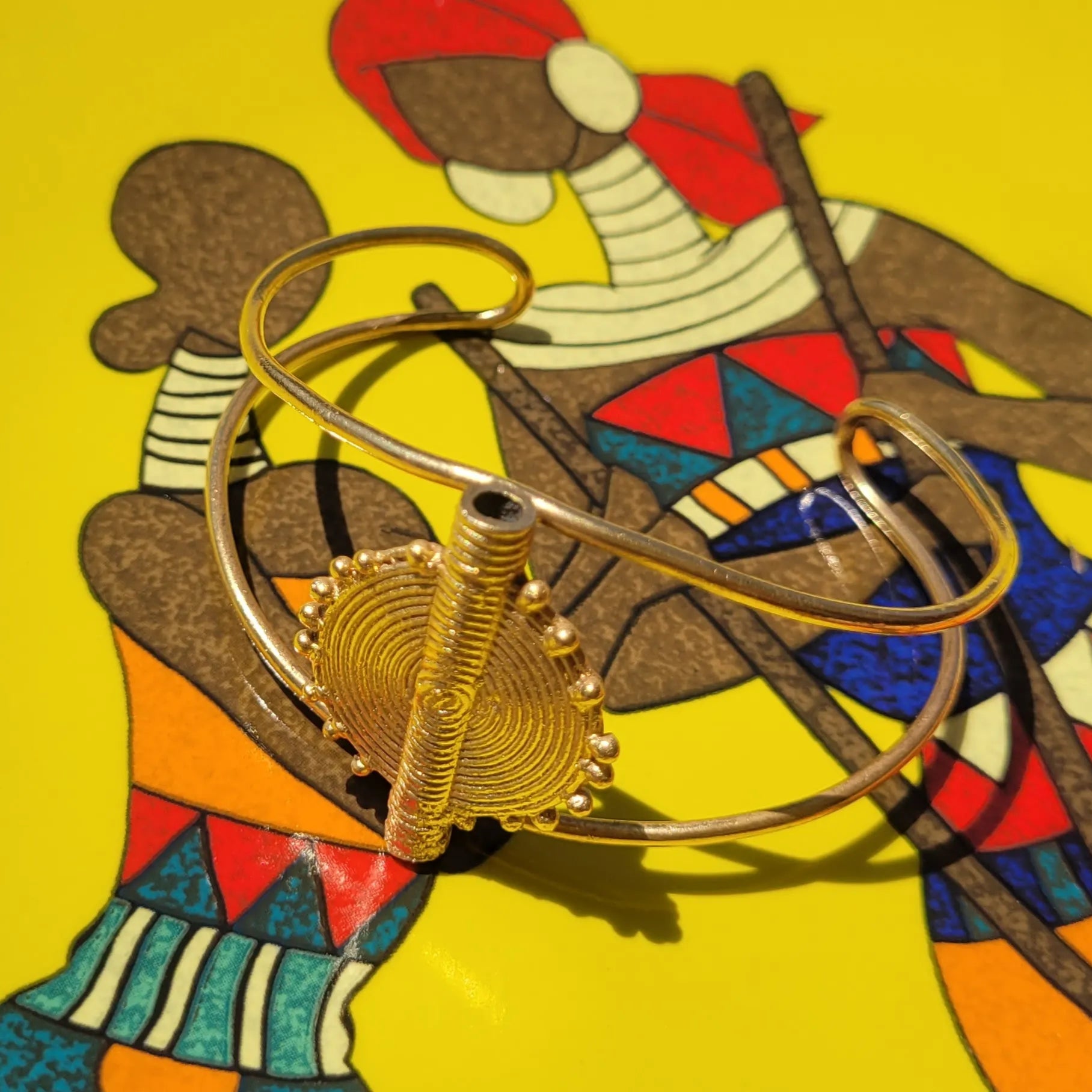 bracelets en bronze Akan, des bijoux originaux façonnés au Sénégal