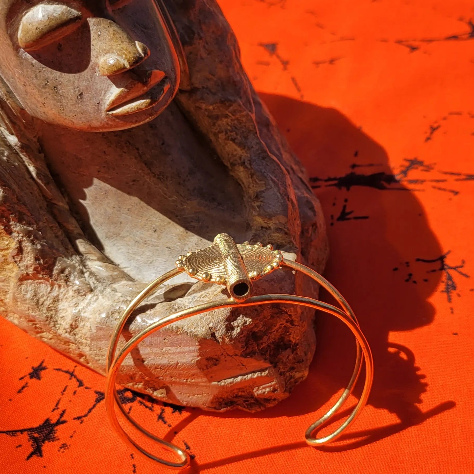 bracelet en bronze Akan, une manchette dorée pour femme ajustable à tous les poignets