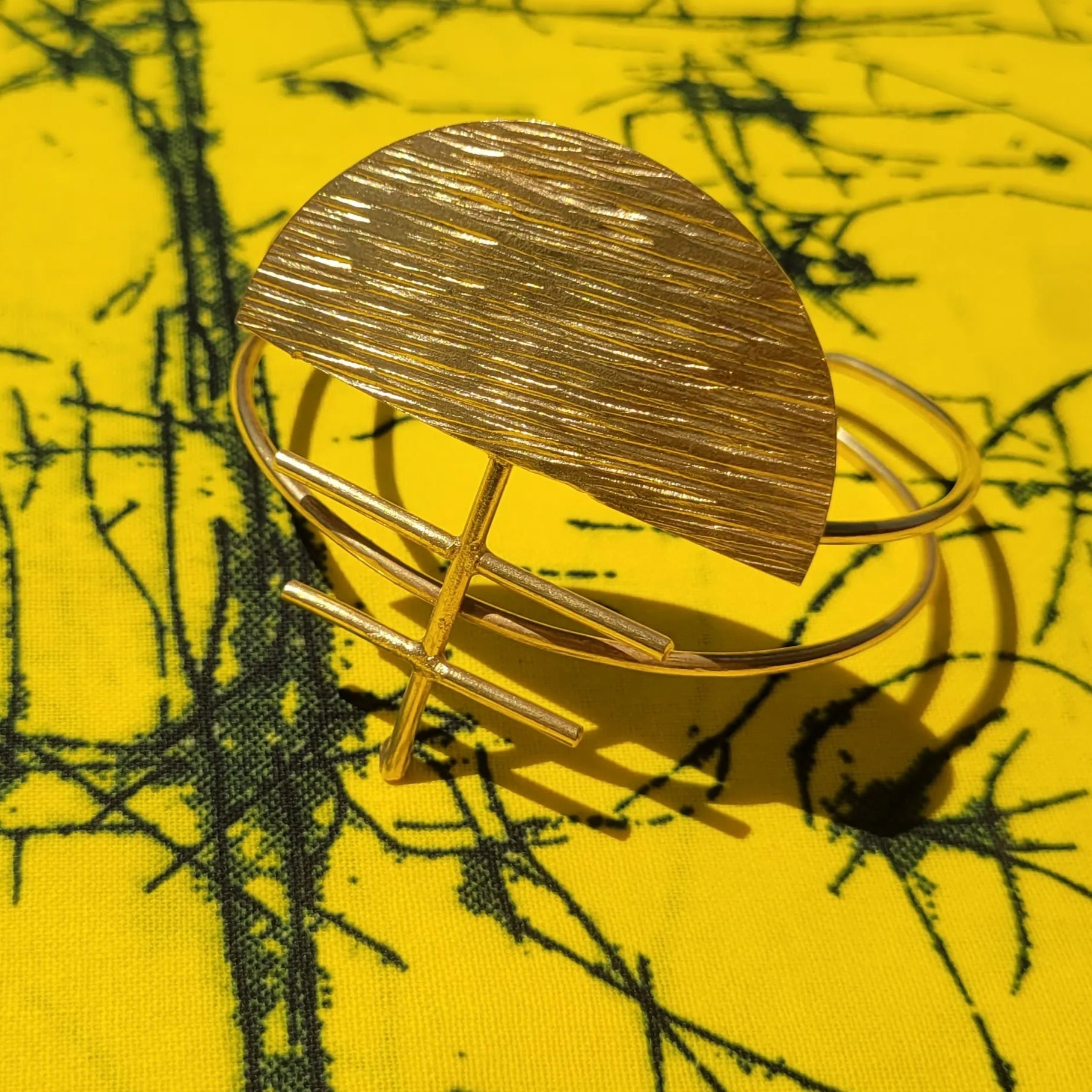 bracelets en bronze Ashanti, des bijoux issus de l’artisanat africain au fini brossé