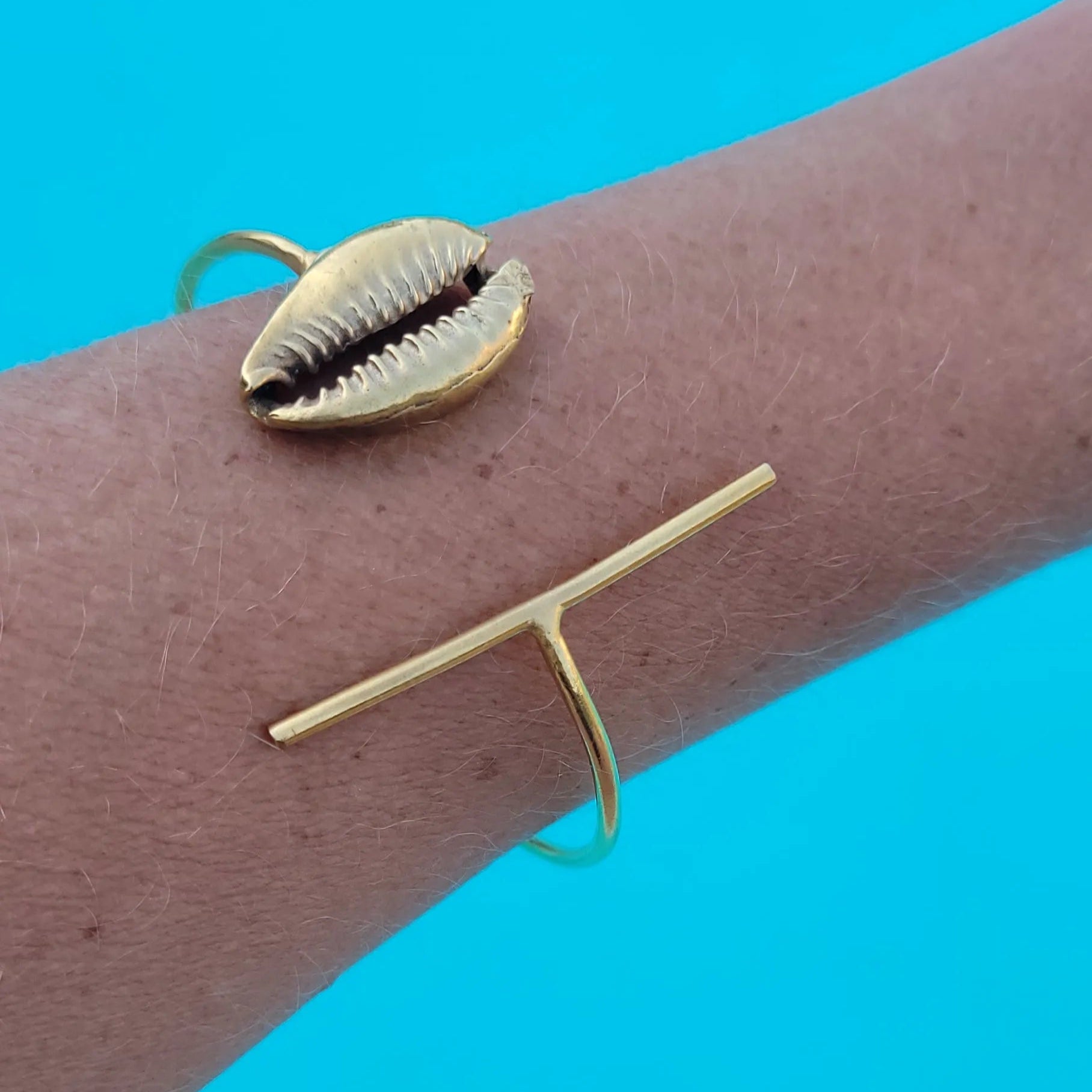 bracelet en bronze Kawa, un bijou africain au fini satiné