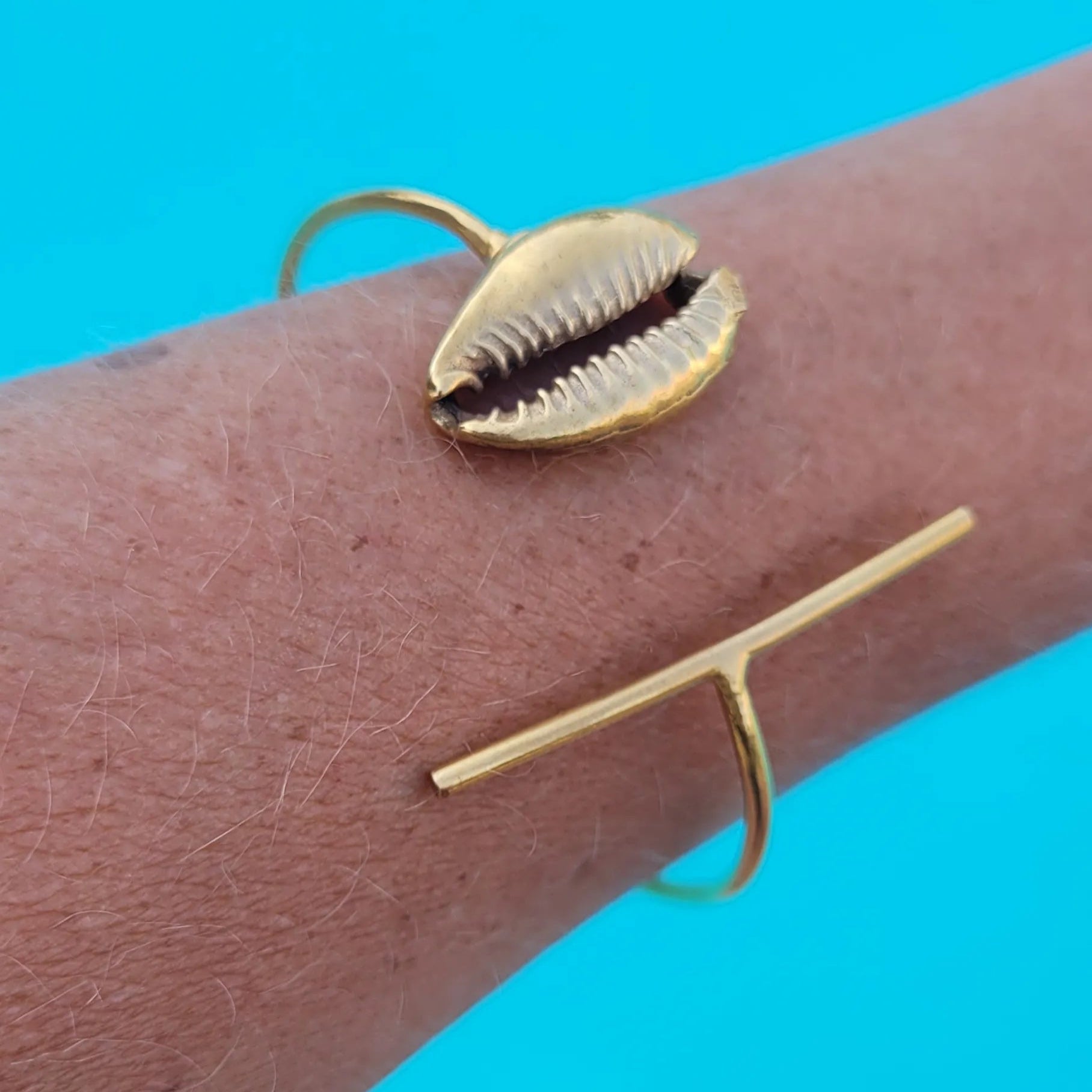 bracelet en bronze Kawa, un bijou africain ajustable à tous les poignets