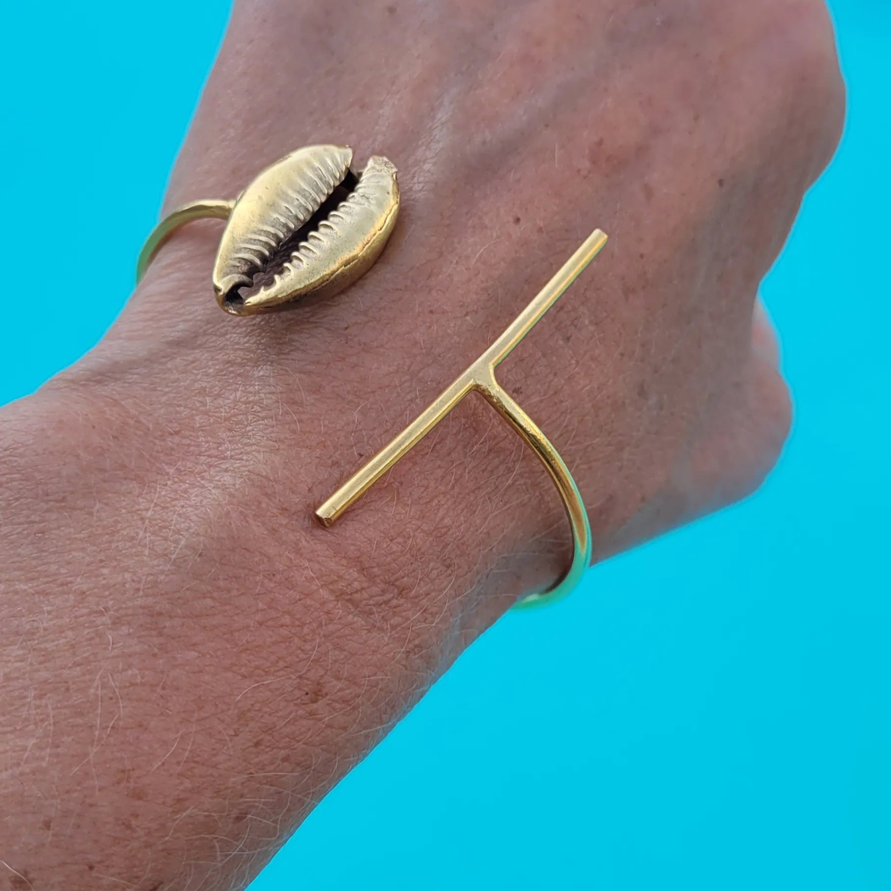 bracelet en bronze Kawa, un bijou africain façonné au Sénégal