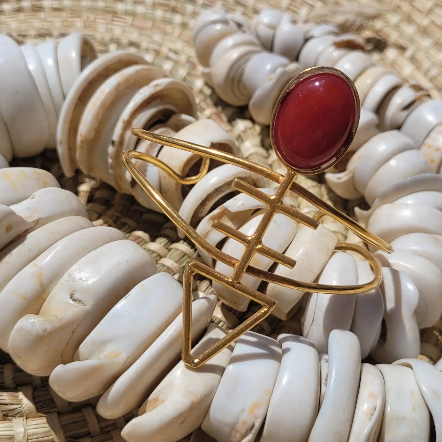 bracelets en bronze Mace, des bijoux originaux façonnés au Sénégal
