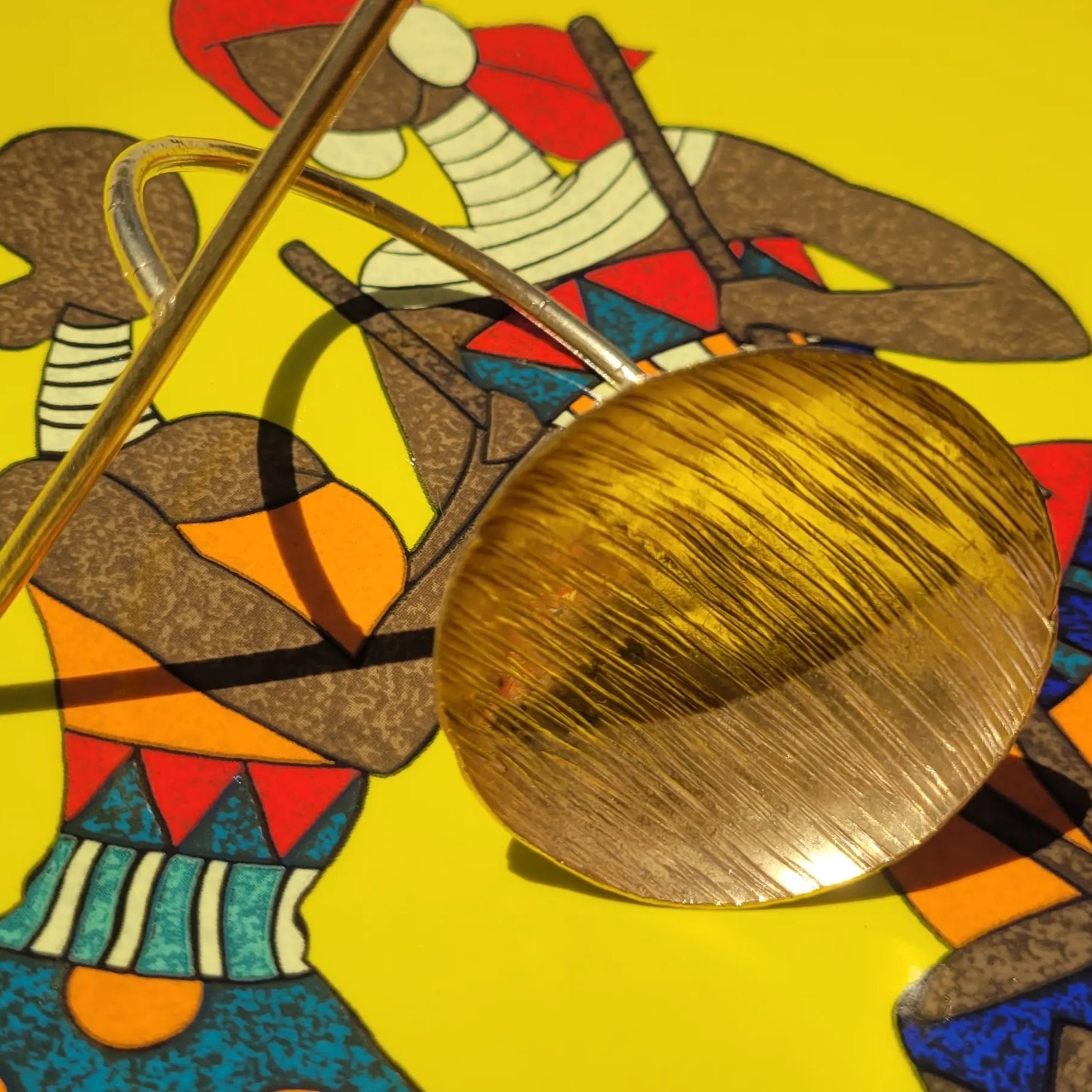 bracelets en bronze Yoruba, des bijoux originaux façonnés au Sénégal