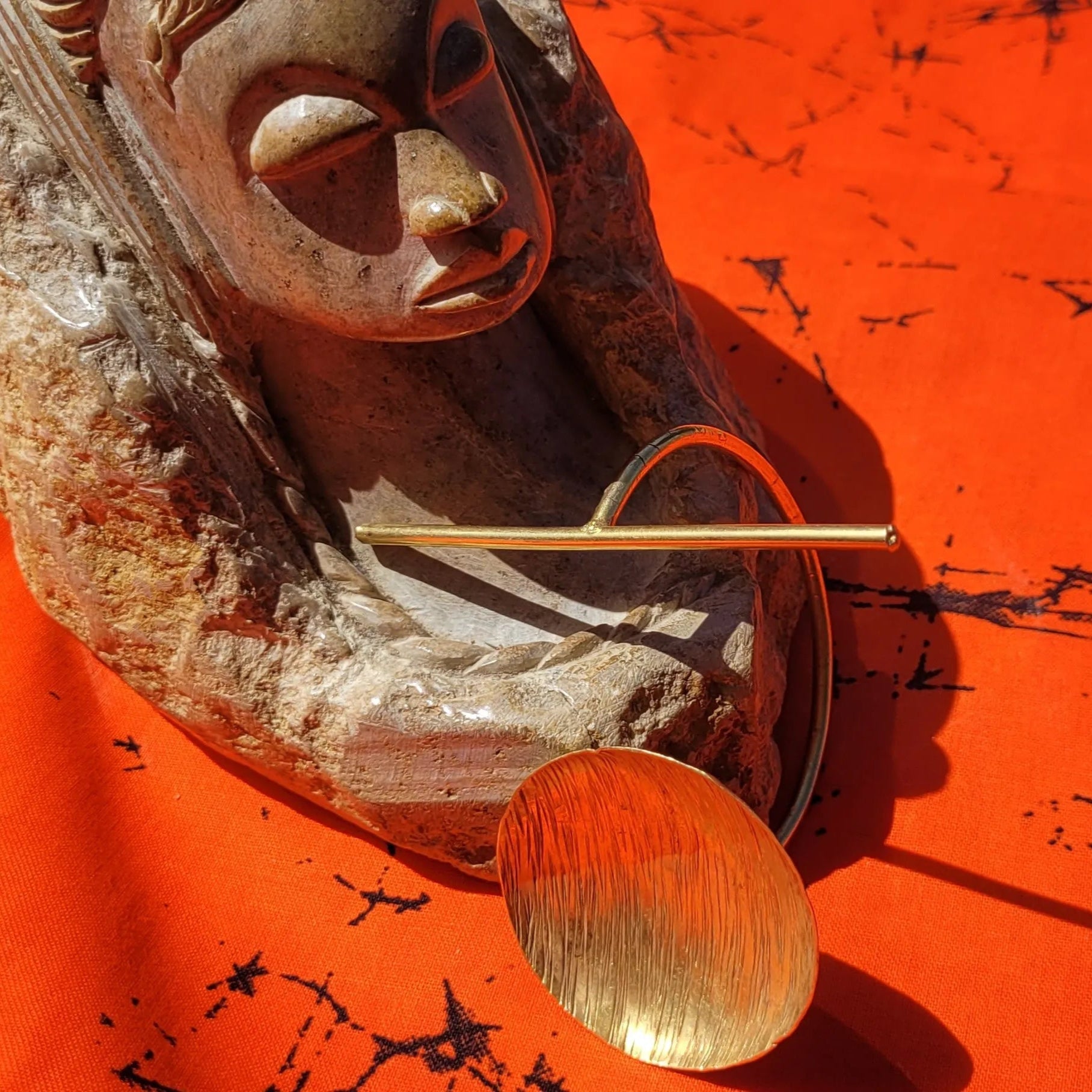 bracelet en bronze Yoruba, une manchette dorée pour femme ajustable à tous les poignets