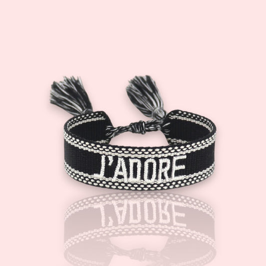 bracelet J’adore en tissu noir, un bracelet brésilien original tendance en 2025