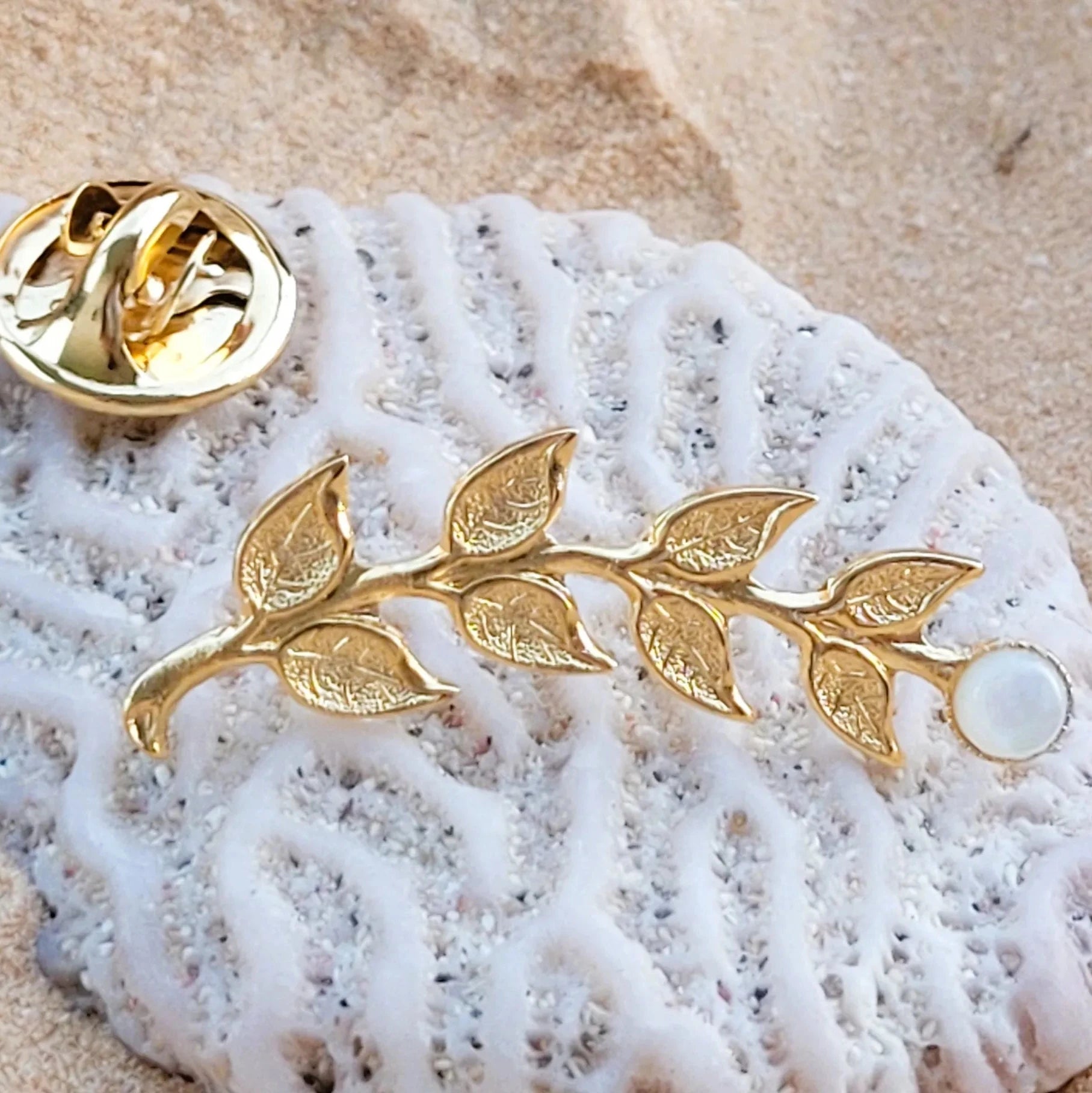 broche de luxe Laurier en nacre véritable accessoire mode
