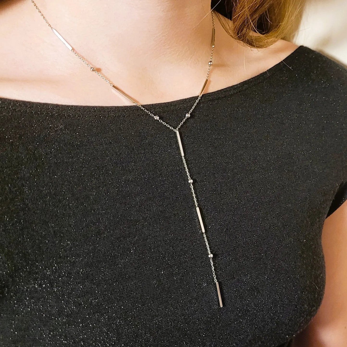 collier en acier inoxydable Alba argenté, un collier fantaisie pour femme en Y