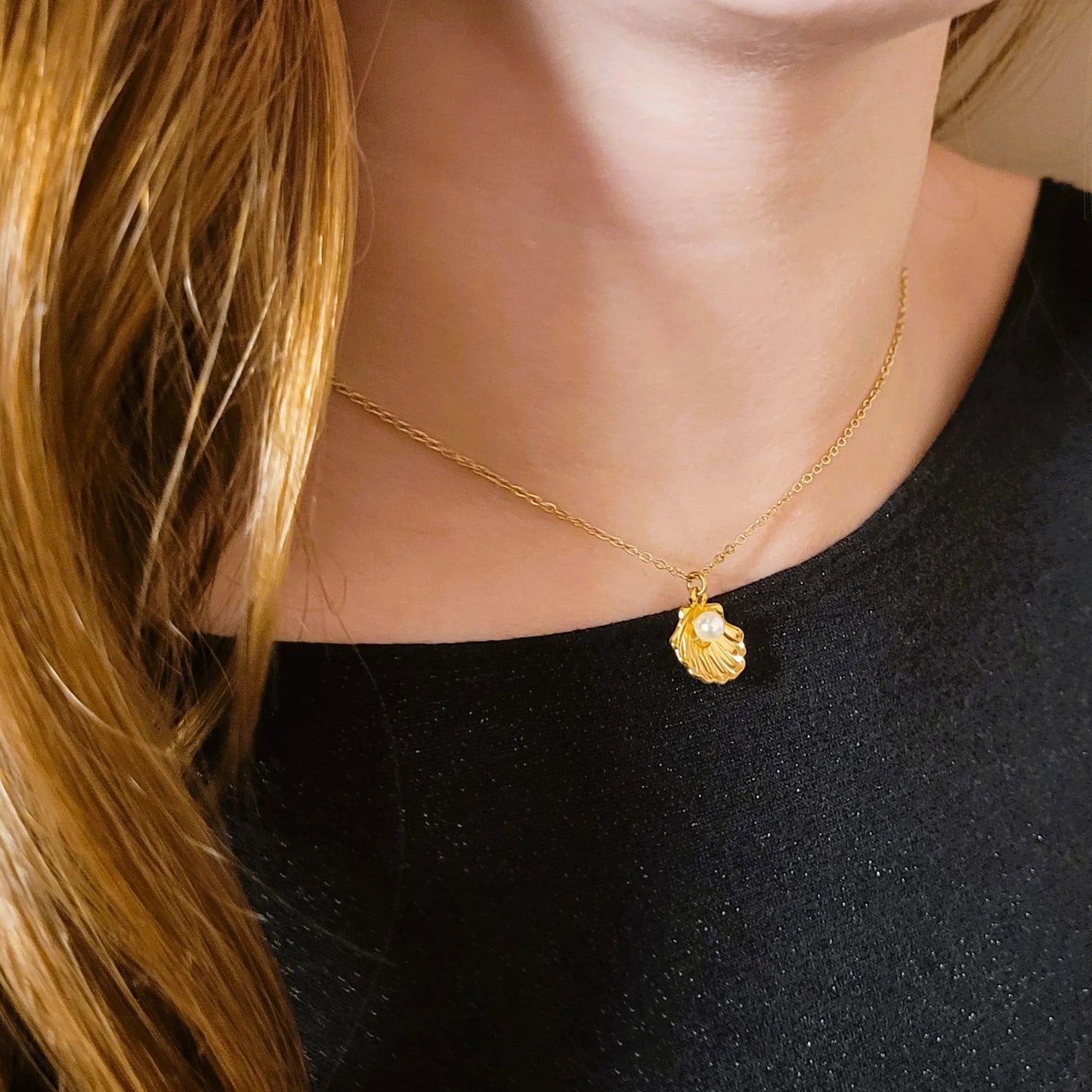 collier en acier inoxydable Perla doré, un collier fantaisie pour femme tendance en 2025