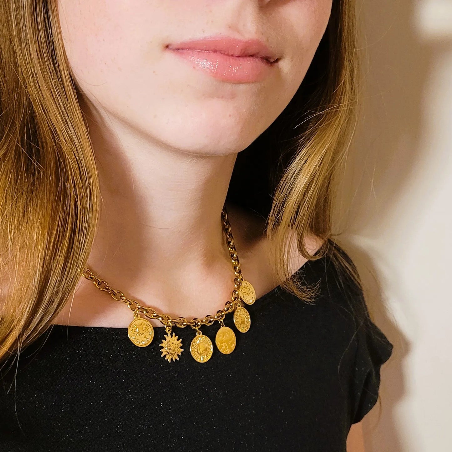 collier en acier inoxydable Sunset, un collier fantaisie pour femme avec breloques