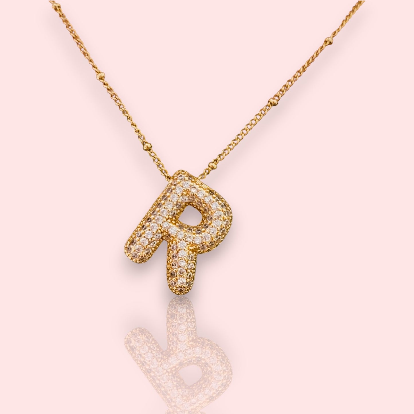 collier initiale doré, un collier lettre personnalisé
