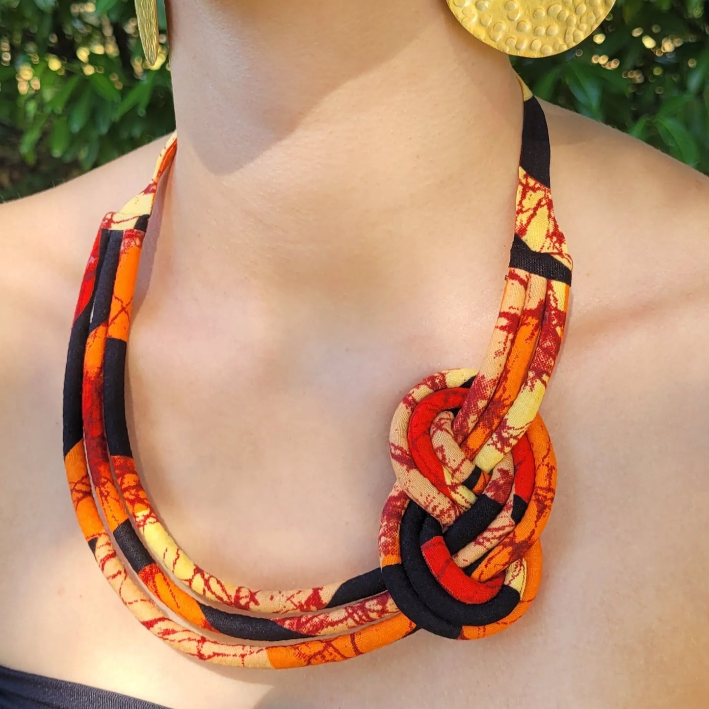collier en tissu Banel, un collier ethnique chic fait artisanalement à Dakar