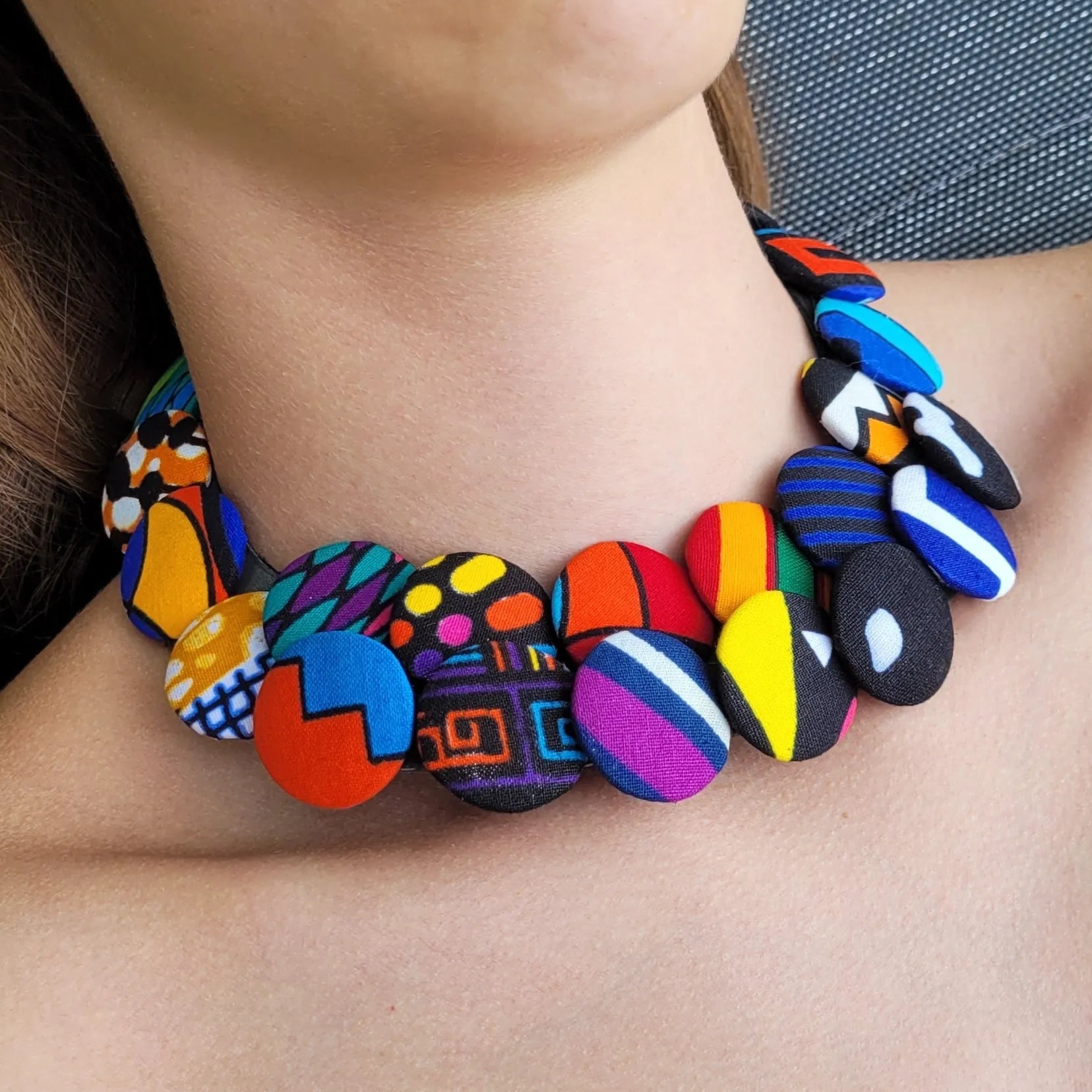 collier en tissu Khadi, un collier coloré en wax multicolore