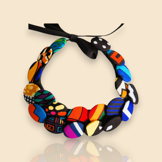 collier en tissu Khadi, un collier ethnique chic en wax multicolore