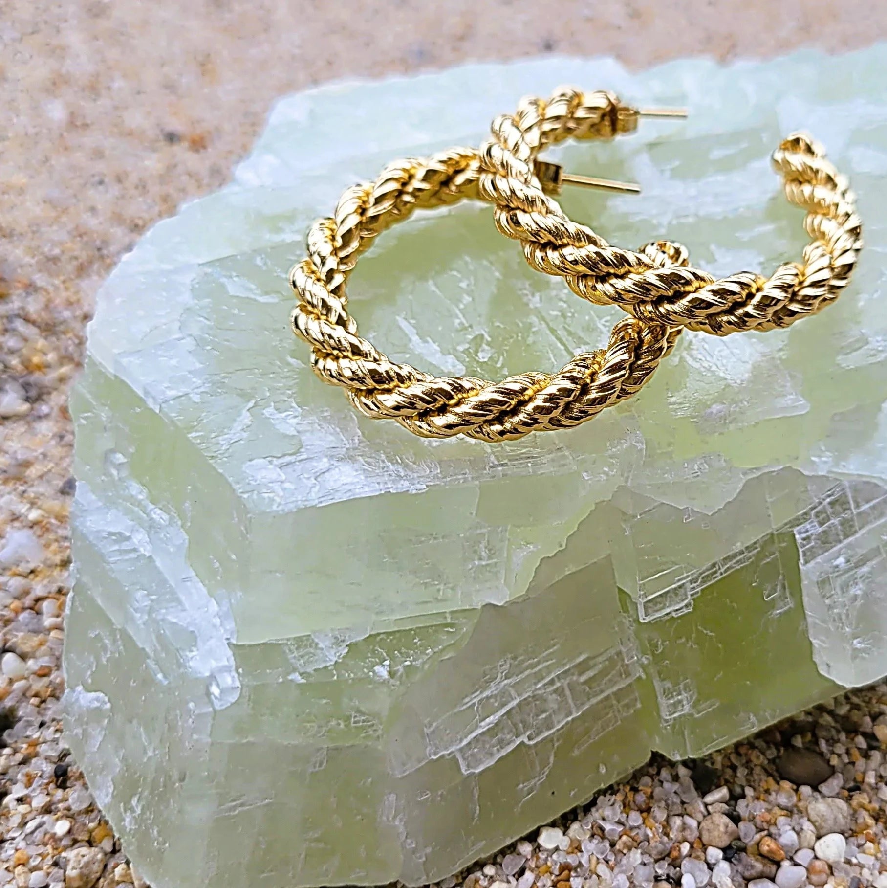 boucles d’oreilles Bonnie créoles originales et fantaisie dorées et torsadées