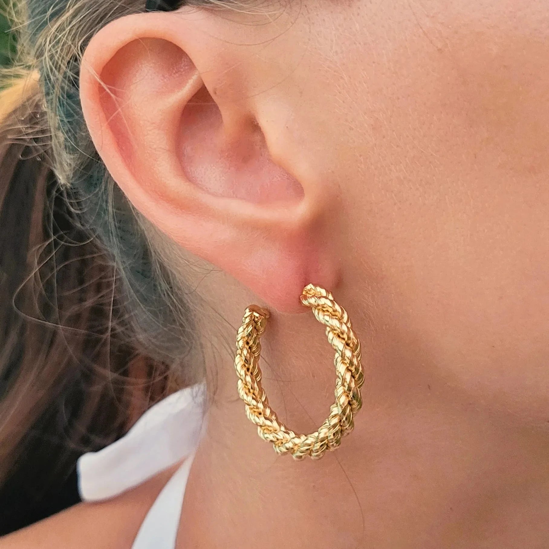 créoles Bonnie dorées et torsadées boucles tendances en 2024