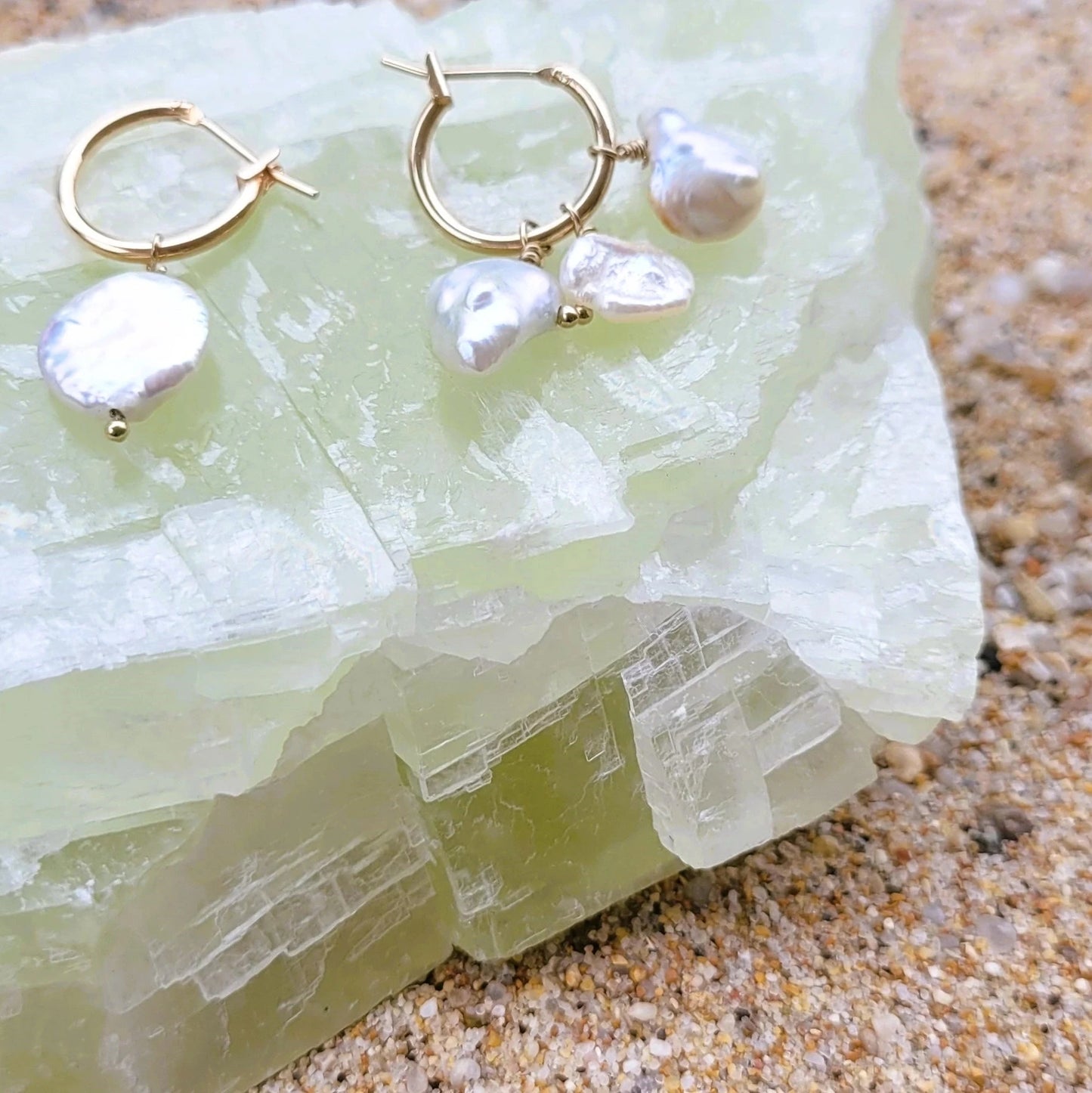 boucles d’oreilles tendances 2024 Lagune dorées et nacrées