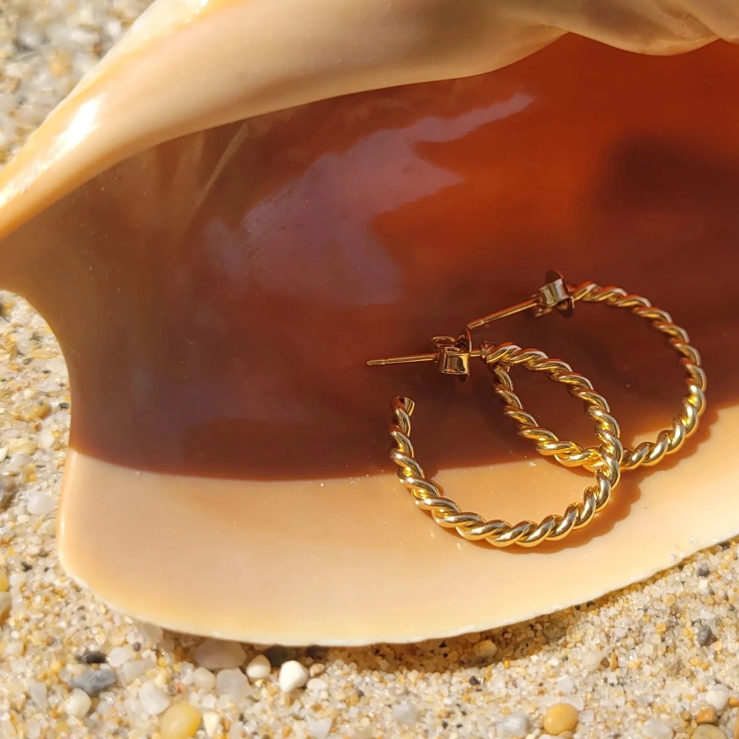 boucles d’oreilles Liane créoles originales et fantaisie en laiton plaqué or