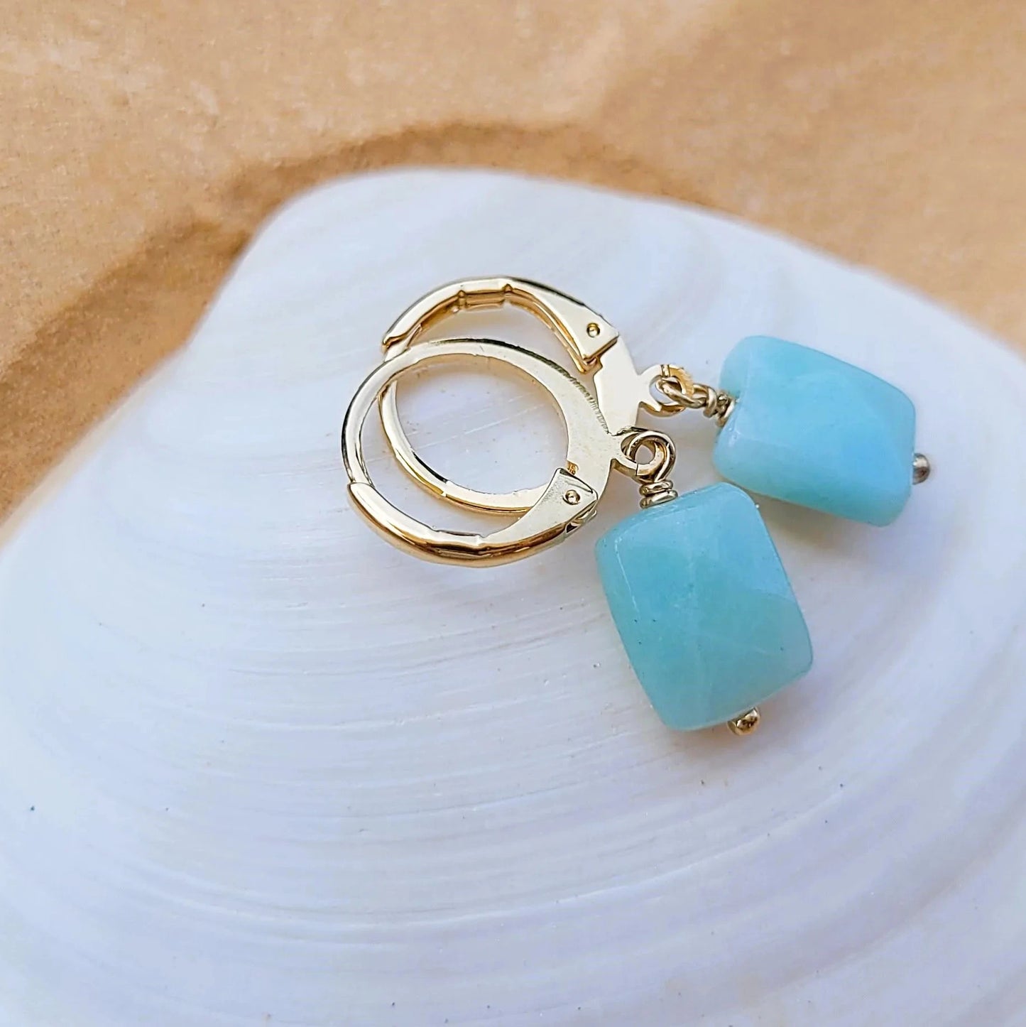 boucles d’oreilles créoles Rê amazonite en laiton plaqué or et anti allergiques