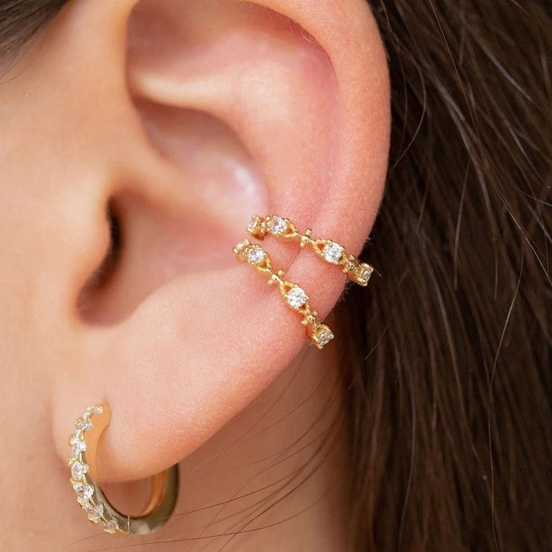 earcuff doré Auréza en acier inoxydable, un faux piercing pour des oreilles non percées