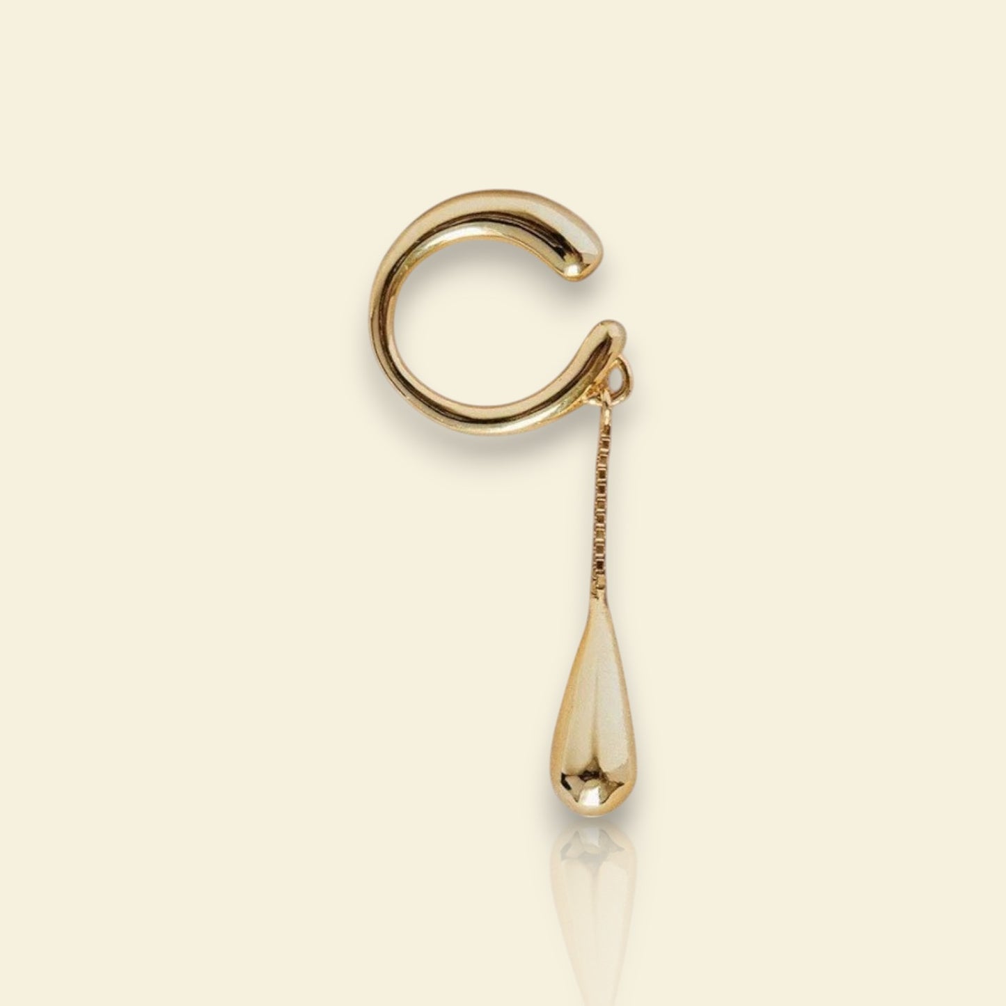 earcuff doré en forme de goutte Ondine en acier inoxydable, un faux piercing pour des oreilles non percées