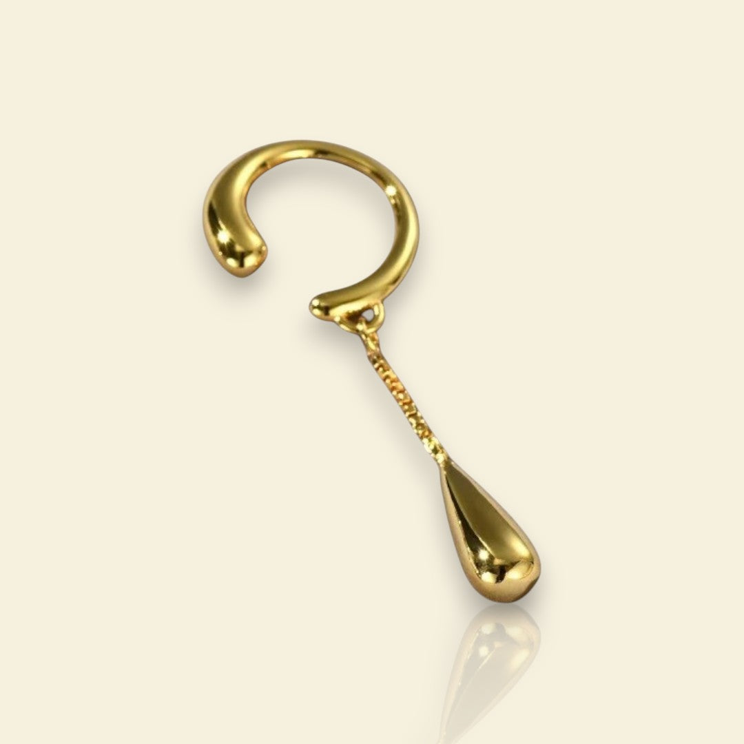 earcuff doré en forme de goutte Ondine en laiton, un faux piercing tendance
