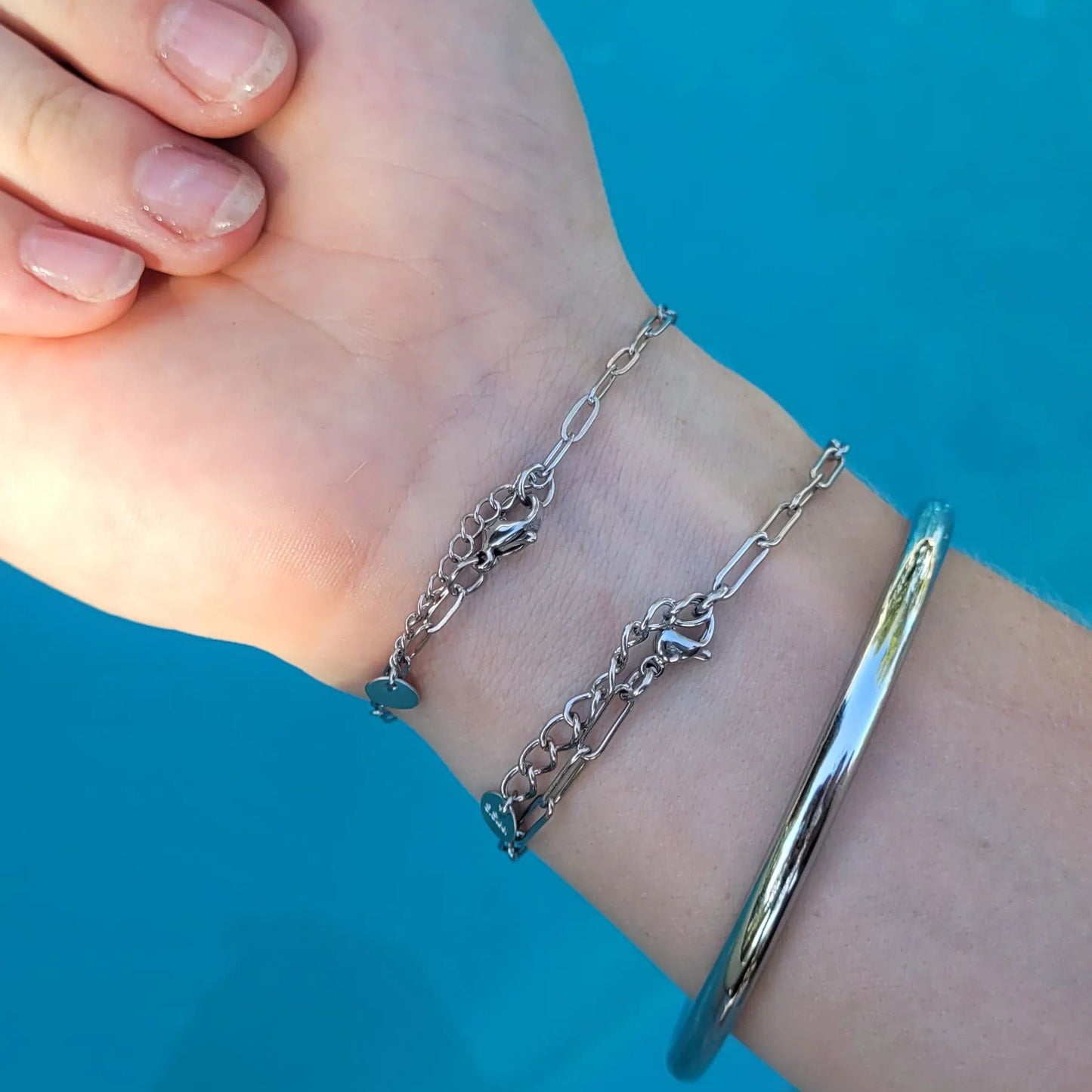 jonc femme Pretty Fine argenté, un bracelet rigide minimaliste