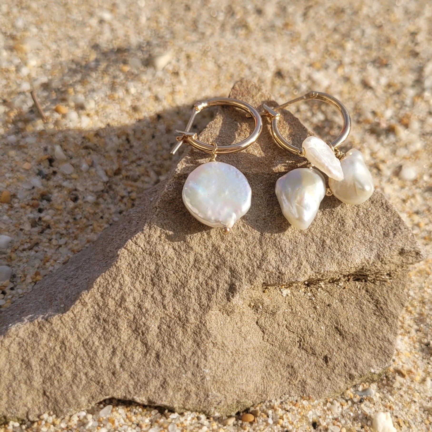 boucles d’oreilles creoles Lagune en laiton plaqué or et perles